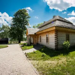 Ile kosztuje przeniesienie domu z bali? Sprawdź ukryte koszty!