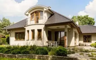 Ile kosztuje przebudowa domu? Sprawdź ukryte wydatki i cenniki