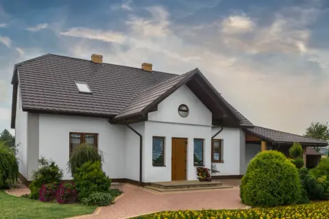 Jaka blacha na dach? Wybierz najlepsze materiały i uniknij błędów