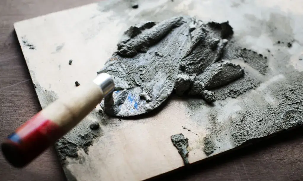 Jaki cement na posadzki 32 5 czy 42 5 - wybierz najlepszy dla trwałości