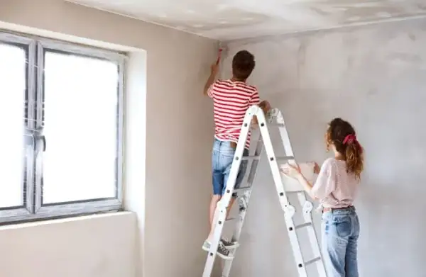 Ile kosztuje szlifowanie gładzi? Przejrzysty przegląd cen i usług